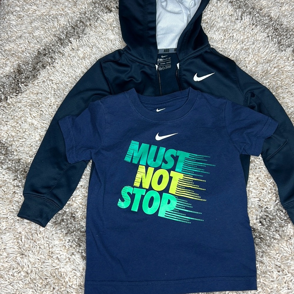 Bundle 3T Boys Nike Hoodie with zipper + Nike shirt